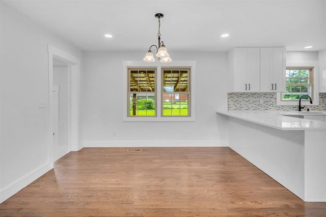 330 Lagoon Dr, Mcminnville, TN 37110