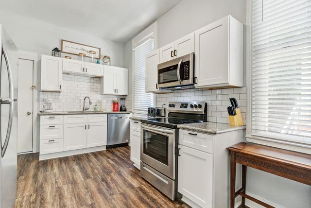 811 24th Street, Galveston, TX 77550