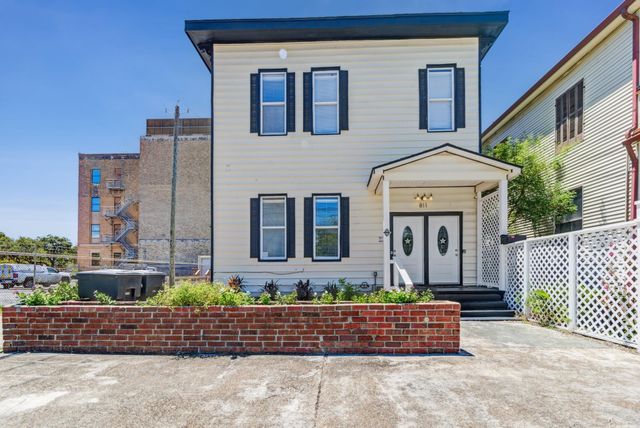 811 24th Street, Galveston, TX 77550