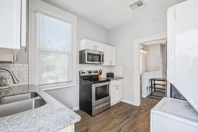811 24th Street, Galveston, TX 77550