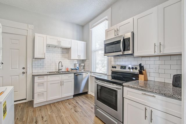 811 24th Street, Galveston, TX 77550