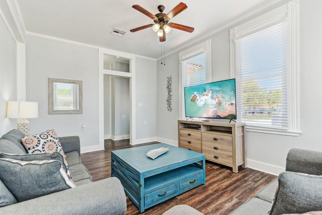 811 24th Street, Galveston, TX 77550