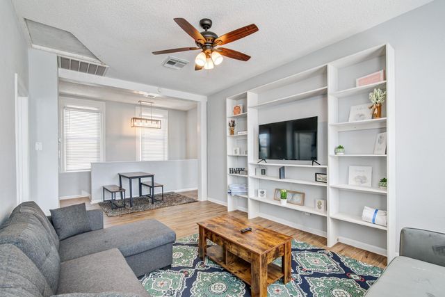 811 24th Street, Galveston, TX 77550