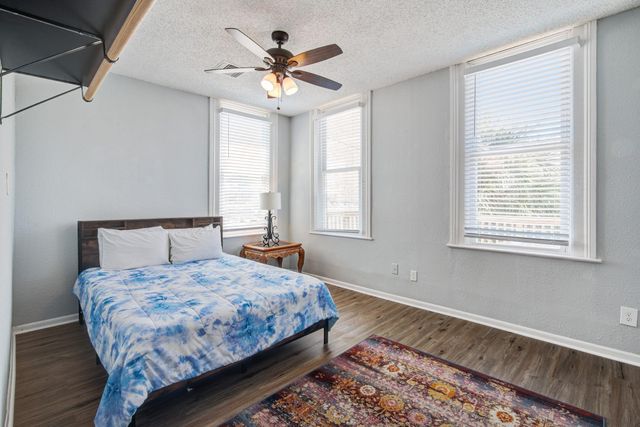 811 24th Street, Galveston, TX 77550