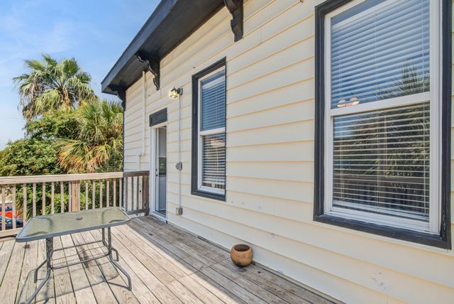 811 24th Street, Galveston, TX 77550