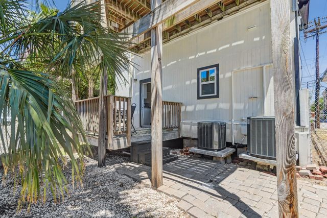 811 24th Street, Galveston, TX 77550