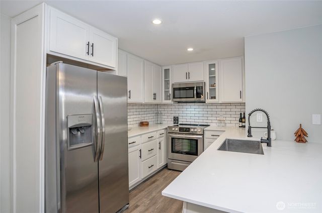 9809 132nd St Court E #D, Puyallup, WA 98373