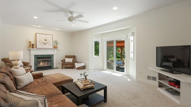 195 Fairfield Ln, Hillsborough Twp., NJ 08844