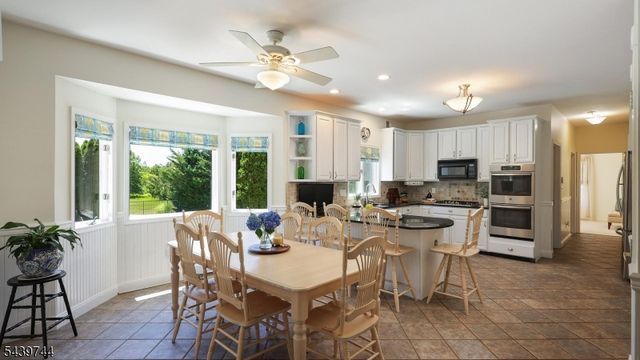 195 Fairfield Ln, Hillsborough Twp., NJ 08844