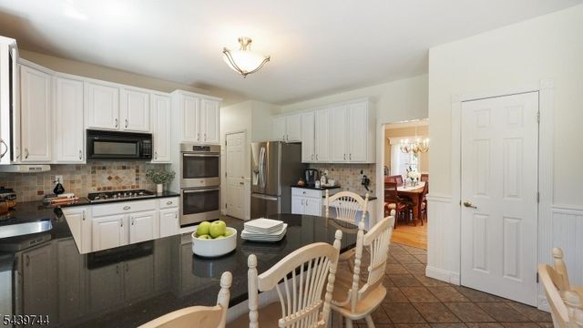 195 Fairfield Ln, Hillsborough Twp., NJ 08844