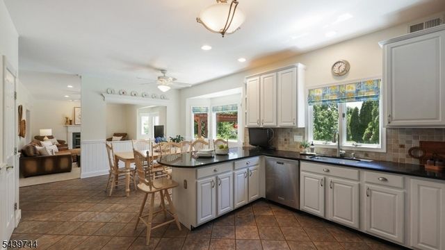195 Fairfield Ln, Hillsborough Twp., NJ 08844