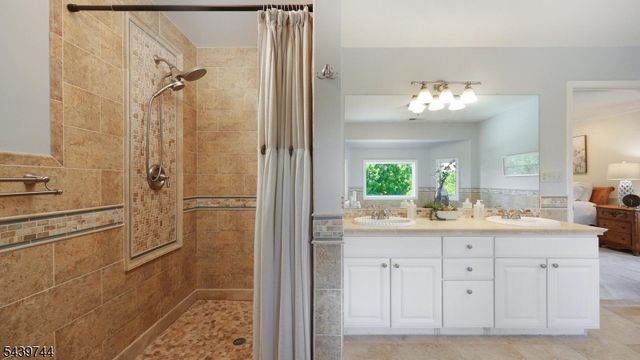 195 Fairfield Ln, Hillsborough Twp., NJ 08844