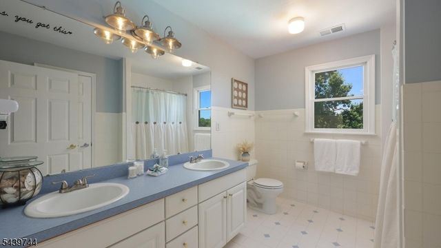 195 Fairfield Ln, Hillsborough Twp., NJ 08844