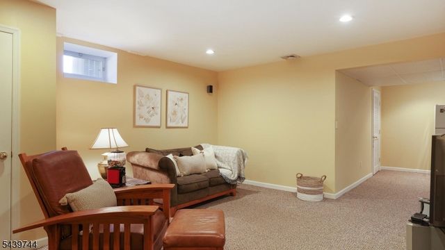 195 Fairfield Ln, Hillsborough Twp., NJ 08844