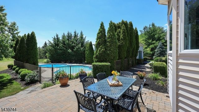195 Fairfield Ln, Hillsborough Twp., NJ 08844