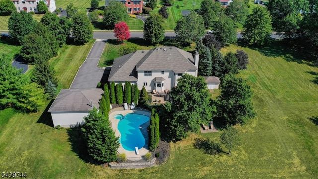 195 Fairfield Ln, Hillsborough Twp., NJ 08844