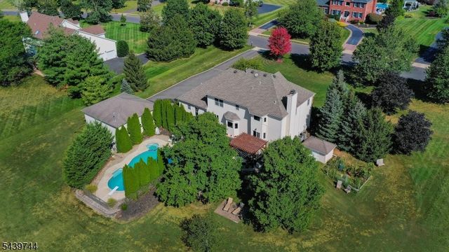 195 Fairfield Ln, Hillsborough Twp., NJ 08844