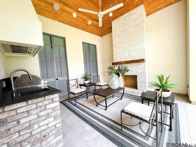 3183 Pointe-marie Dr, Baton Rouge, LA 70820