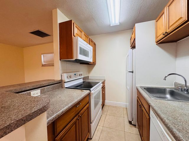7 CROSSINGS Circle G, Boynton Beach, FL 33435
