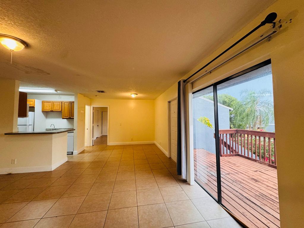 7 CROSSINGS Circle G, Boynton Beach, FL 33435