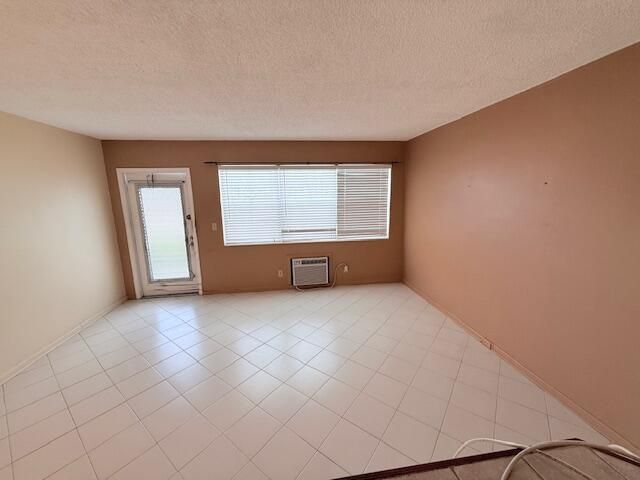 402 Markham S, Deerfield Beach, FL 33442