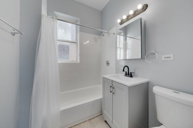 2511 W Le Moyne Street 3, Chicago, IL 60622