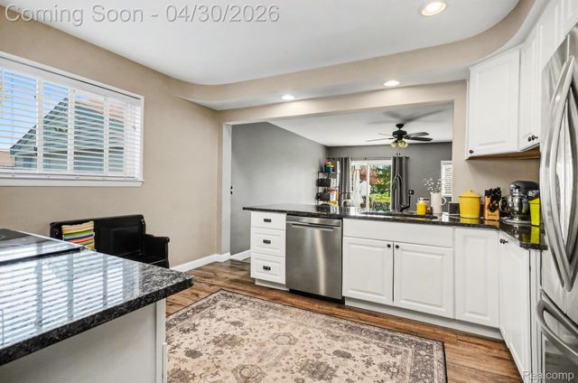 4884 Sundale Drive, Independence Charter Township, MI 48346