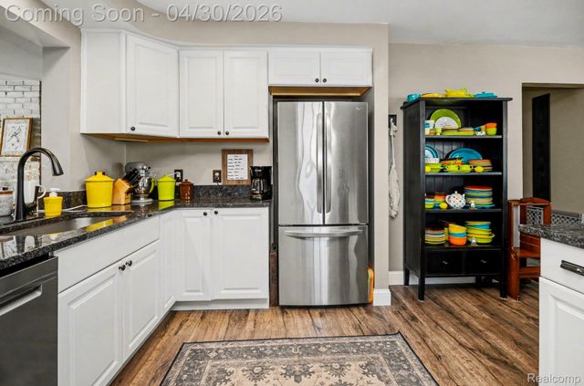 4884 Sundale Drive, Independence Charter Township, MI 48346