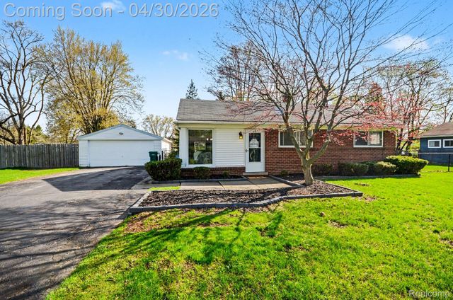 4884 Sundale Drive, Independence Charter Township, MI 48346