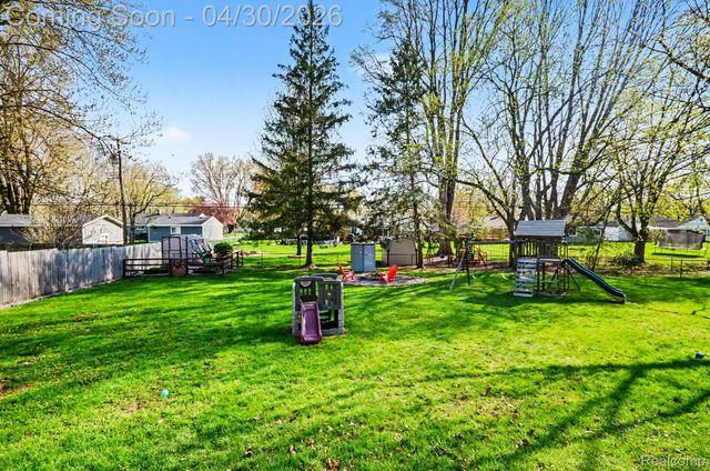 4884 Sundale Drive, Independence Charter Township, MI 48346