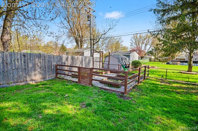 4884 Sundale Drive, Independence Charter Township, MI 48346