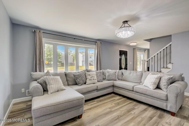 1 Pine Crest Drive, Toms River, NJ 08753