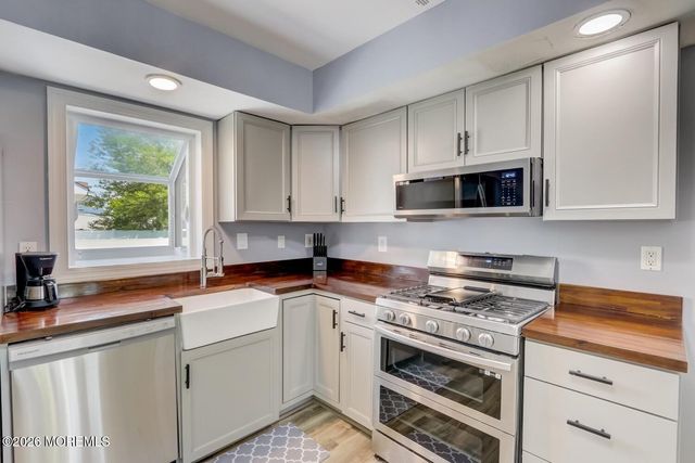 1 Pine Crest Drive, Toms River, NJ 08753