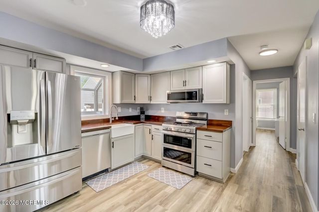 1 Pine Crest Drive, Toms River, NJ 08753