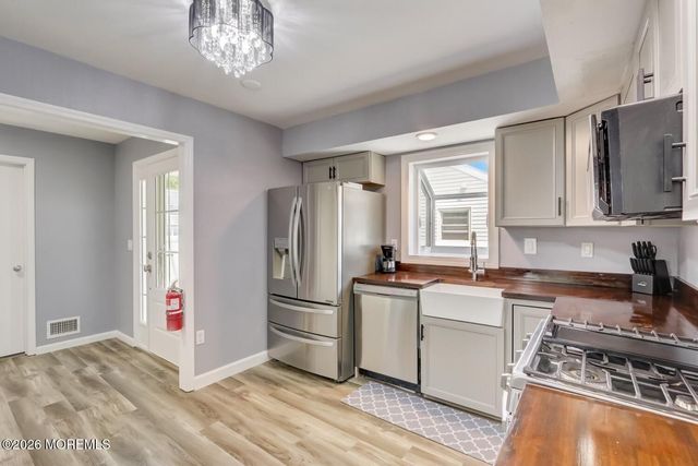 1 Pine Crest Drive, Toms River, NJ 08753
