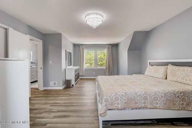 1 Pine Crest Drive, Toms River, NJ 08753