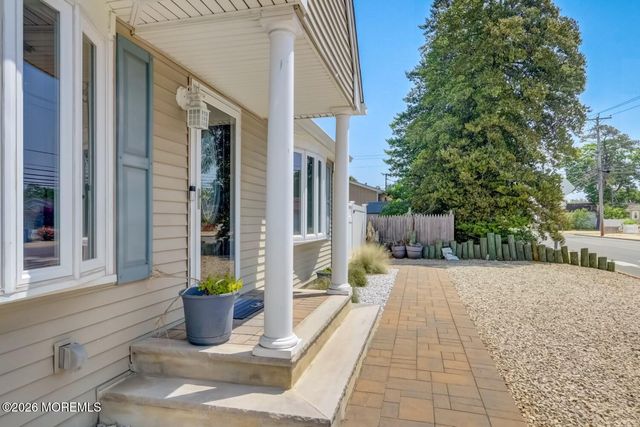 1 Pine Crest Drive, Toms River, NJ 08753