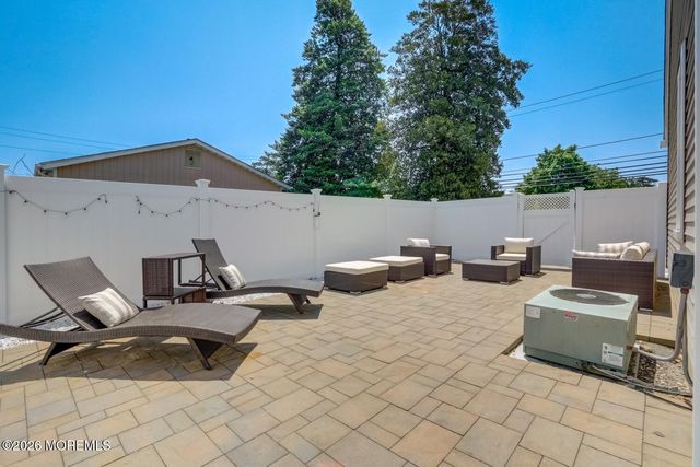 1 Pine Crest Drive, Toms River, NJ 08753