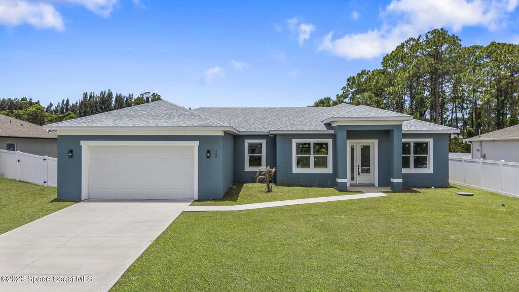 708 Daysland Avenue SW, Palm Bay, FL 32908