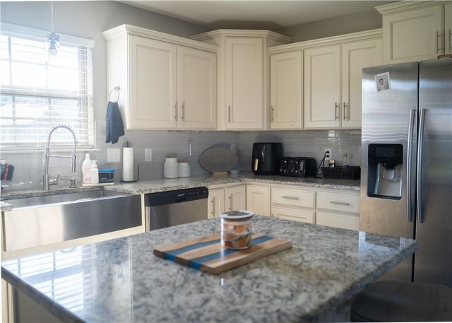 1001 Red Oak Street, Elkins, AR 72727