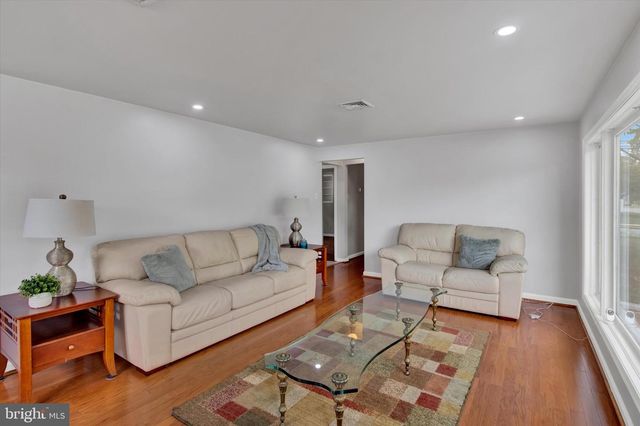 212 VALLEY RD, Plymouth Meeting, PA 19462