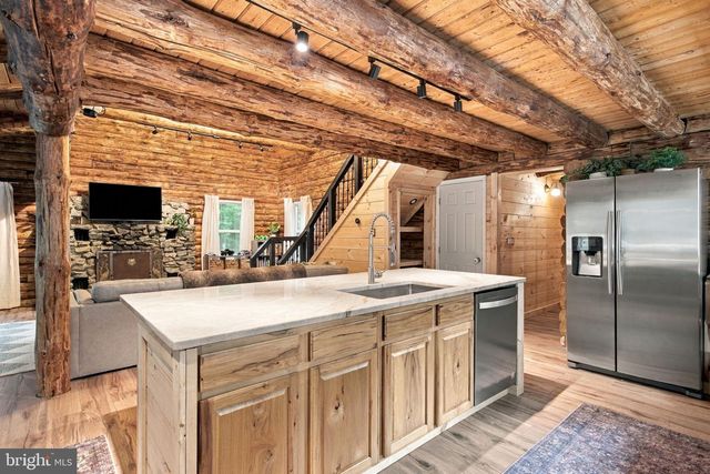 24 WINSLOW RD, Fredericksburg, VA 22406