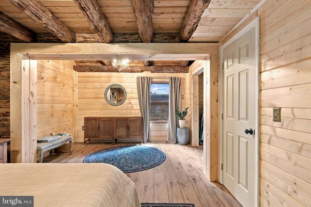 24 WINSLOW RD, Fredericksburg, VA 22406