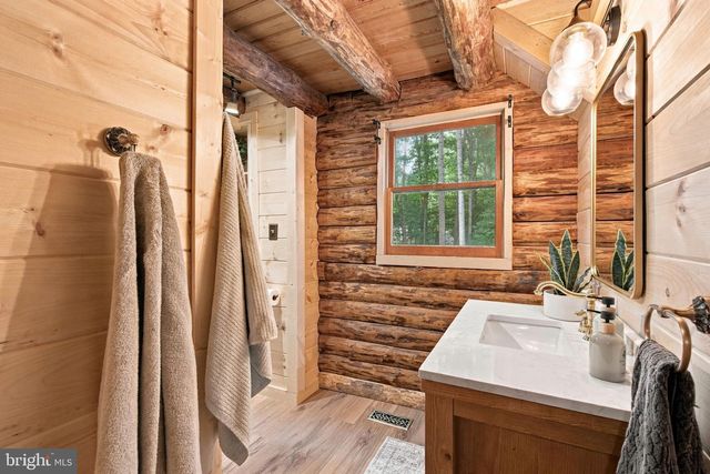 24 WINSLOW RD, Fredericksburg, VA 22406