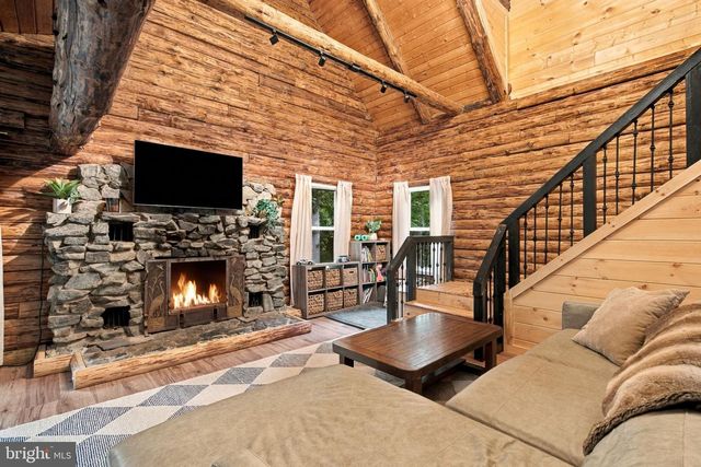 24 WINSLOW RD, Fredericksburg, VA 22406
