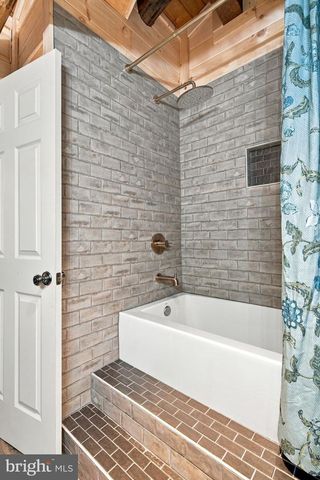 24 WINSLOW RD, Fredericksburg, VA 22406