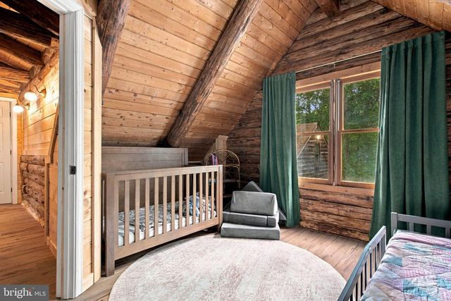 24 WINSLOW RD, Fredericksburg, VA 22406