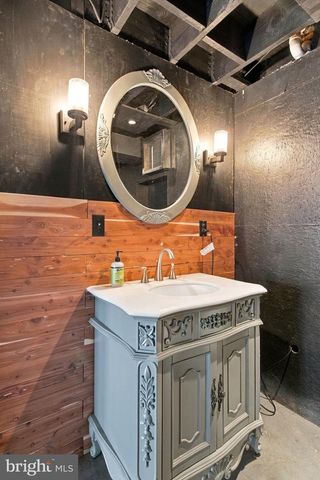 24 WINSLOW RD, Fredericksburg, VA 22406