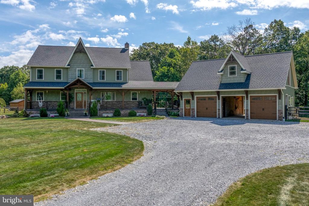 5382 PAES RD, New Holland, PA 17557