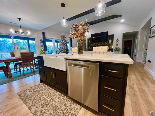 2314 NW 49th TER, Topeka, KS 66618